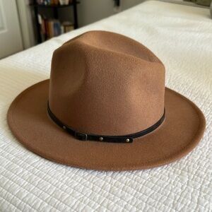 Women’s felt fedora